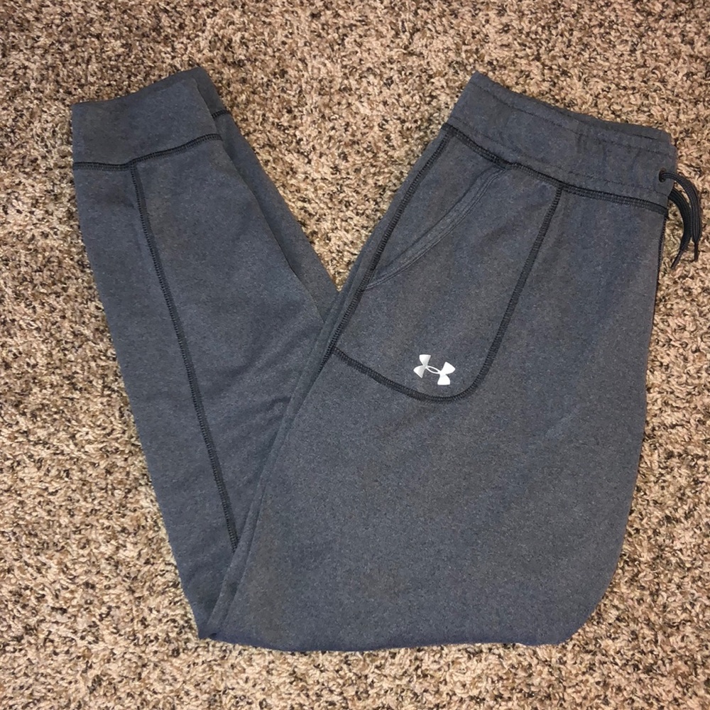 Grey Underarmour joggers.
